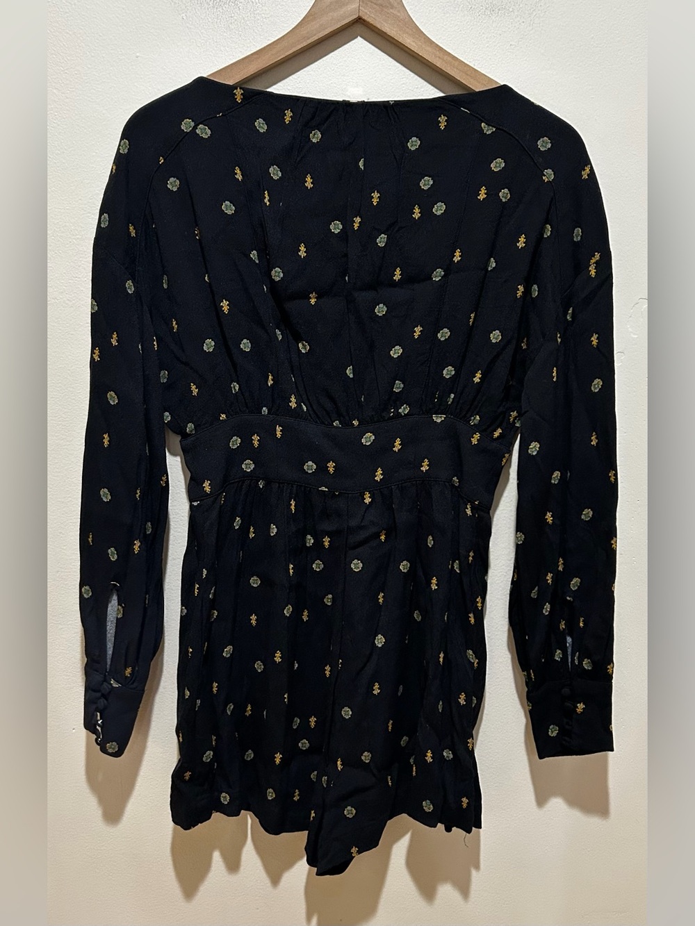 Free People Love Grows Black Floral Long Sleeve Dressy Shorts Romper Size Small - Picture 2 of 7
